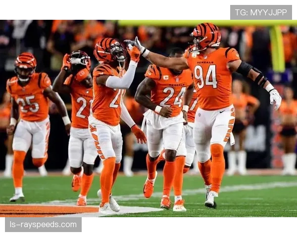 多支季后赛球队开始约战教学赛,旨在模拟高强度对抗下的攻防演练 多支季后赛球队开始约战教学赛,旨在模拟高强度对抗下的攻防演练