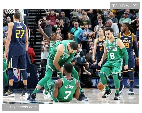 约翰逊如何从新秀蜕变为历史第四人,全能数据背后的成长轨迹 约翰逊如何从新秀蜕变为历史第四人,全能数据背后的成长轨迹